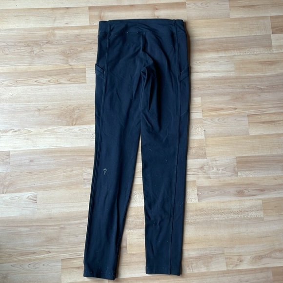 Ivivva leggings with pockets - Picture 4 of 6